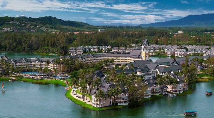 Курорт Angsana Laguna Phuket на пляже Банг Тао