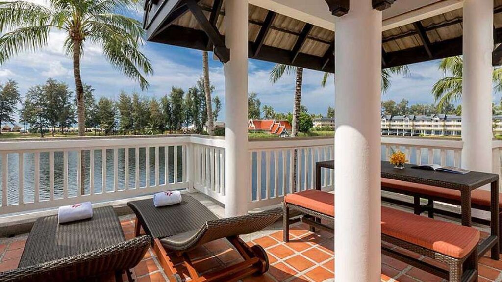 Двухуровневый номер с собственным бассейном в отеле Angsana Laguna Phuket