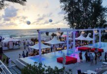 Xana Beach Club на пляже Банг Тао, Пхукет